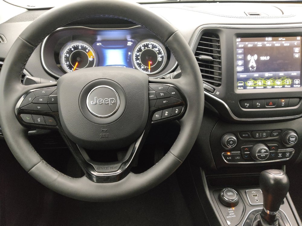 Used 2023 Jeep Cherokee Altitude Lux image 22