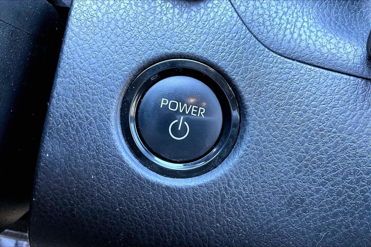 Used 2025 Toyota Camry SE FWD image 26