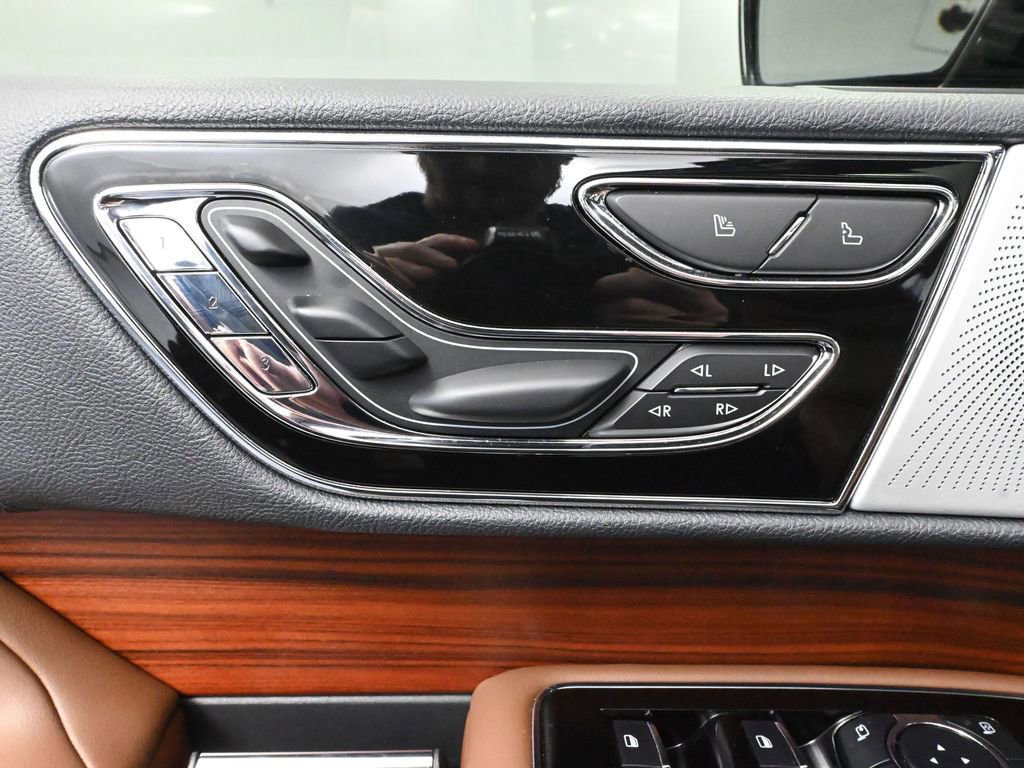 Used 2024 Lincoln Navigator Reserve w/ Equipment Group 201A image 21