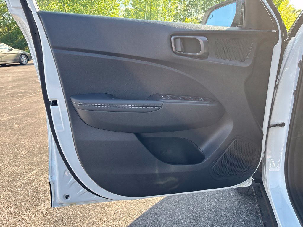 New 2026 Hyundai Venue SEL FWD image 17