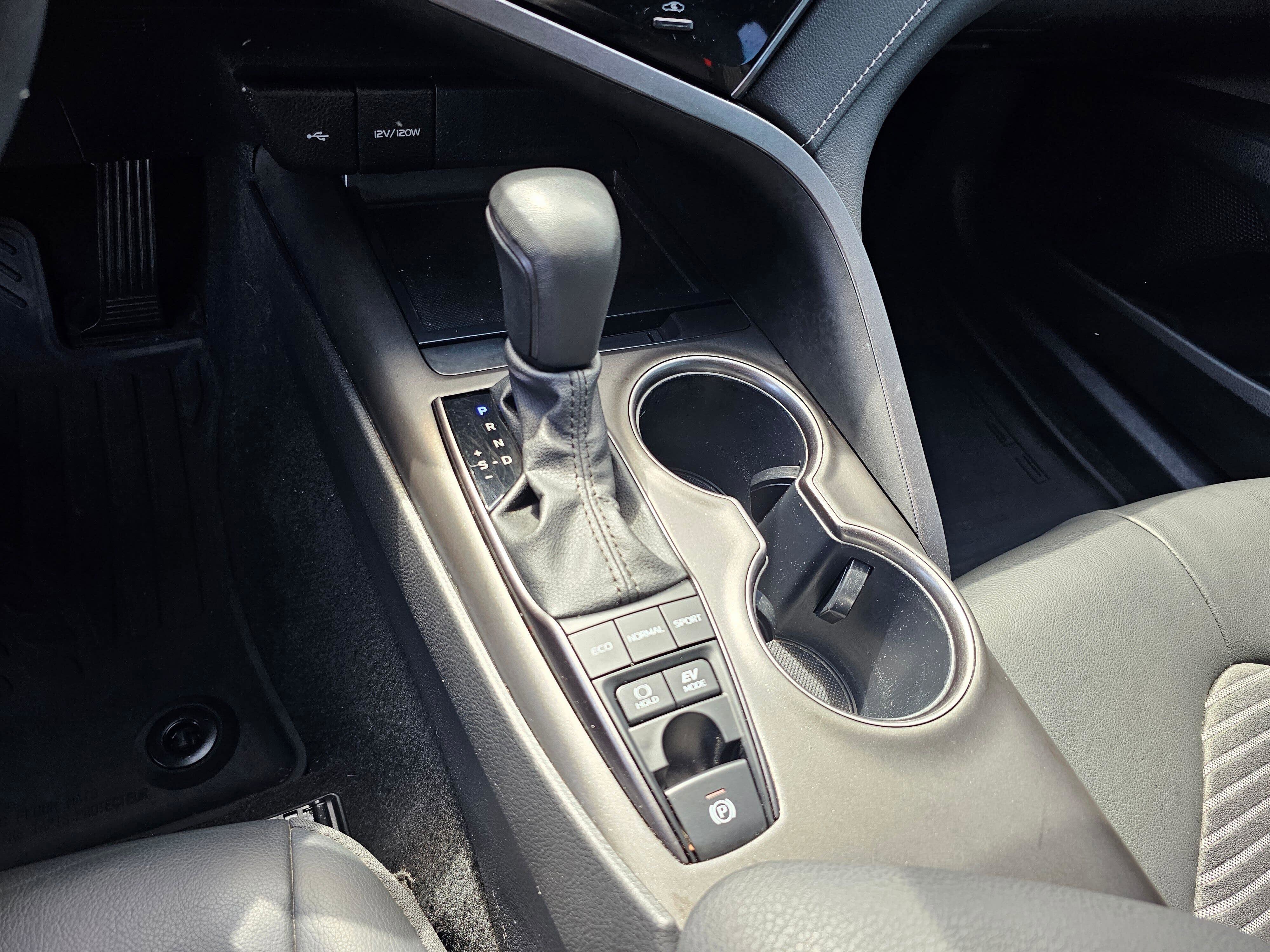 Used 2024 Toyota Camry SE w/ Convenience Package FWD image 31