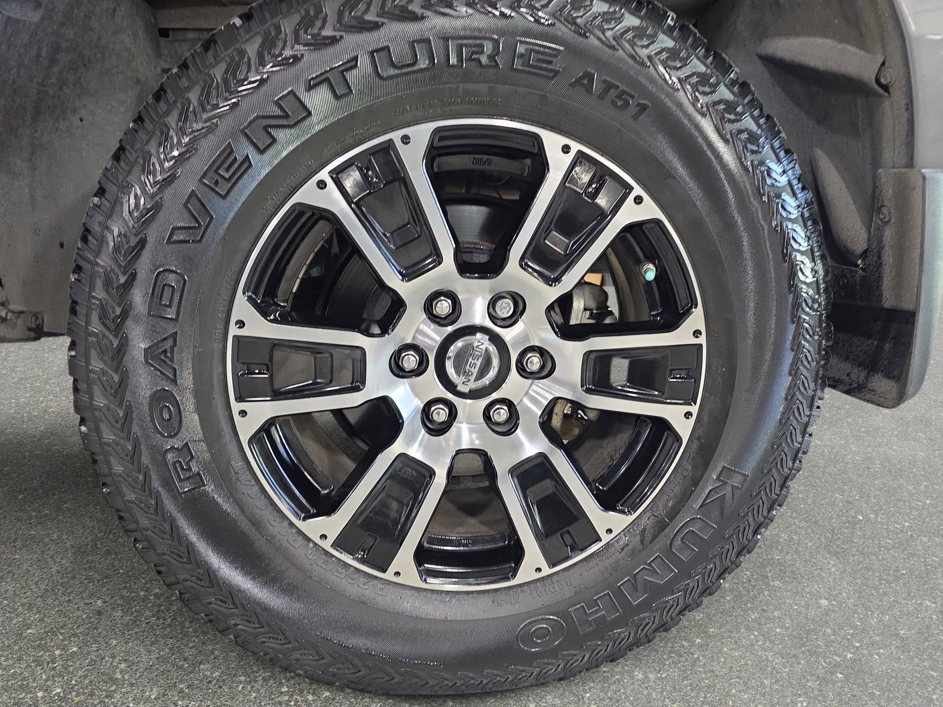 Used 2021 Nissan Titan SV w/ Off Road Protection Package image 32