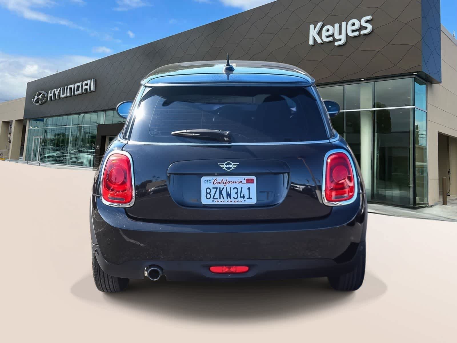 Used 2019 MINI Cooper 2-Door Hardtop w/ Signature Upholstery Package FWD image 6