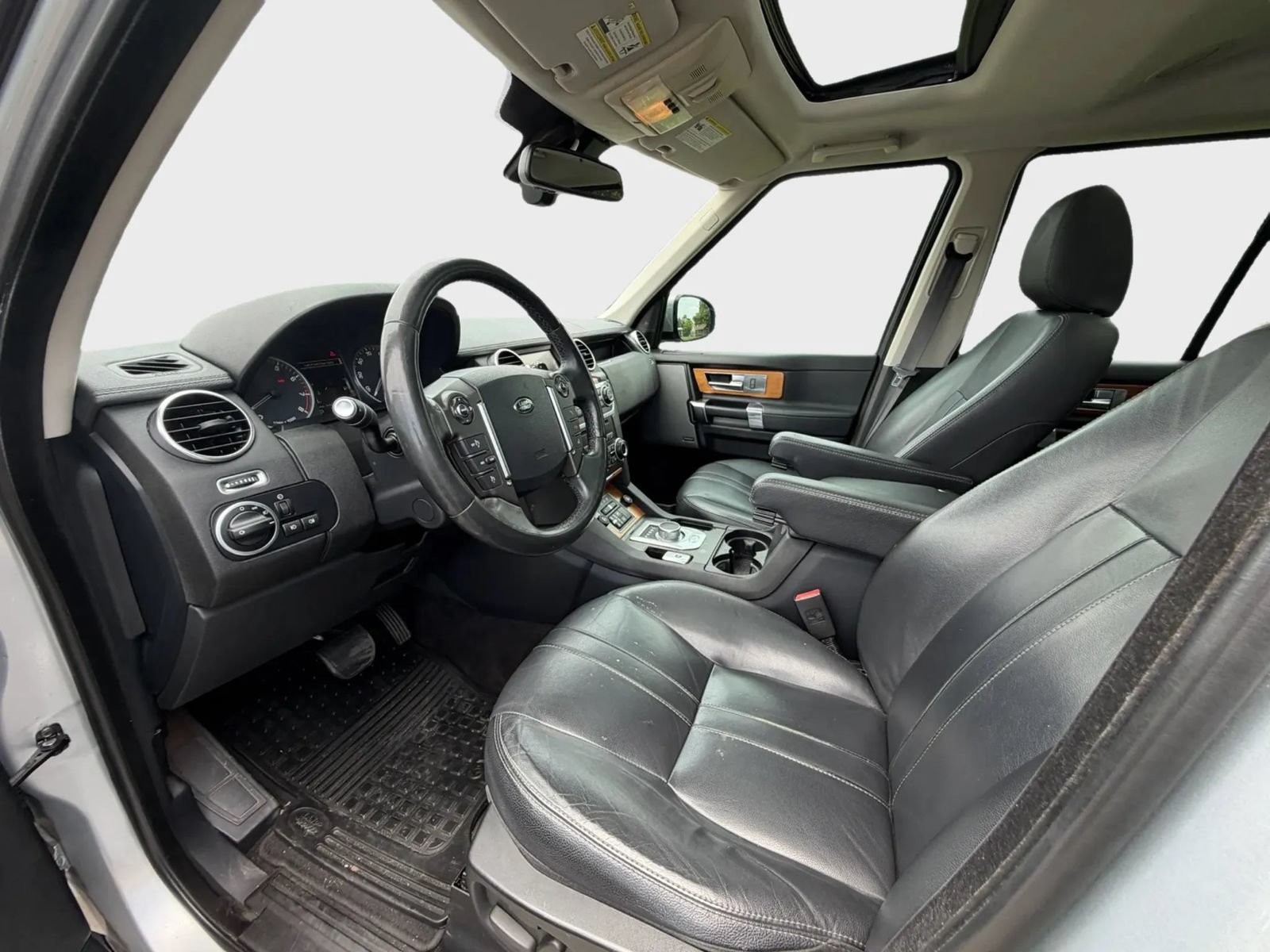 Used 2015 Land Rover LR4 HSE AWD/4WD image 32