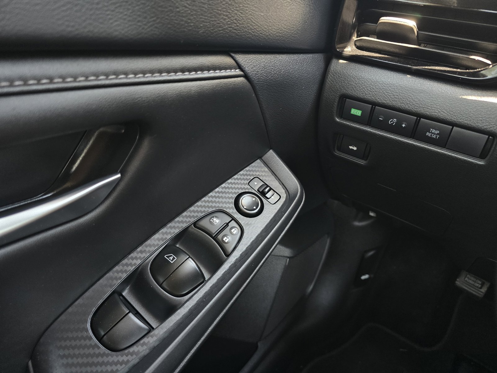 Certified 2025 Nissan Sentra SV w/ All-Weather Package FWD image 22