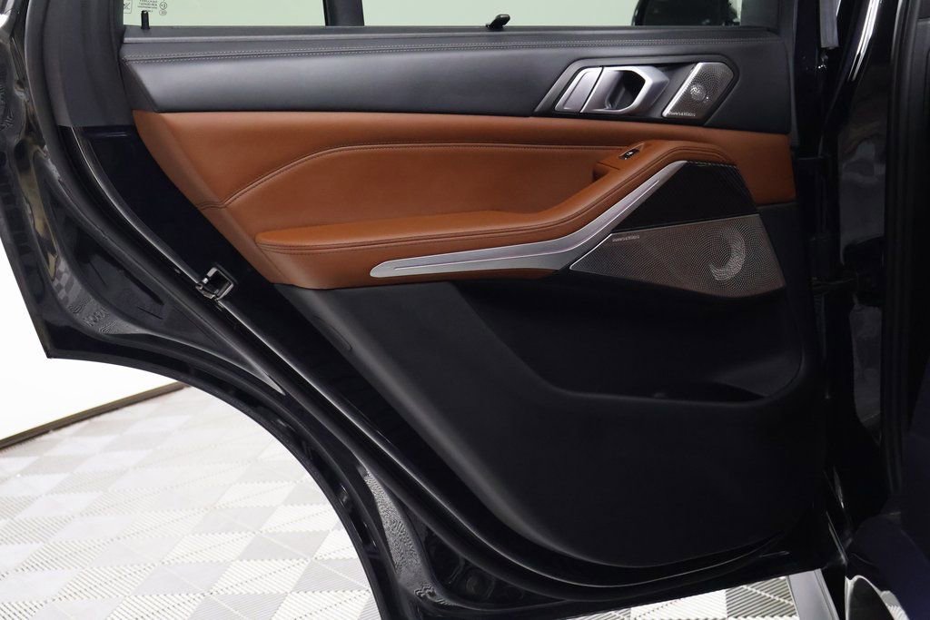 Used 2023 BMW X5 M50i w/ Executive Package image 13