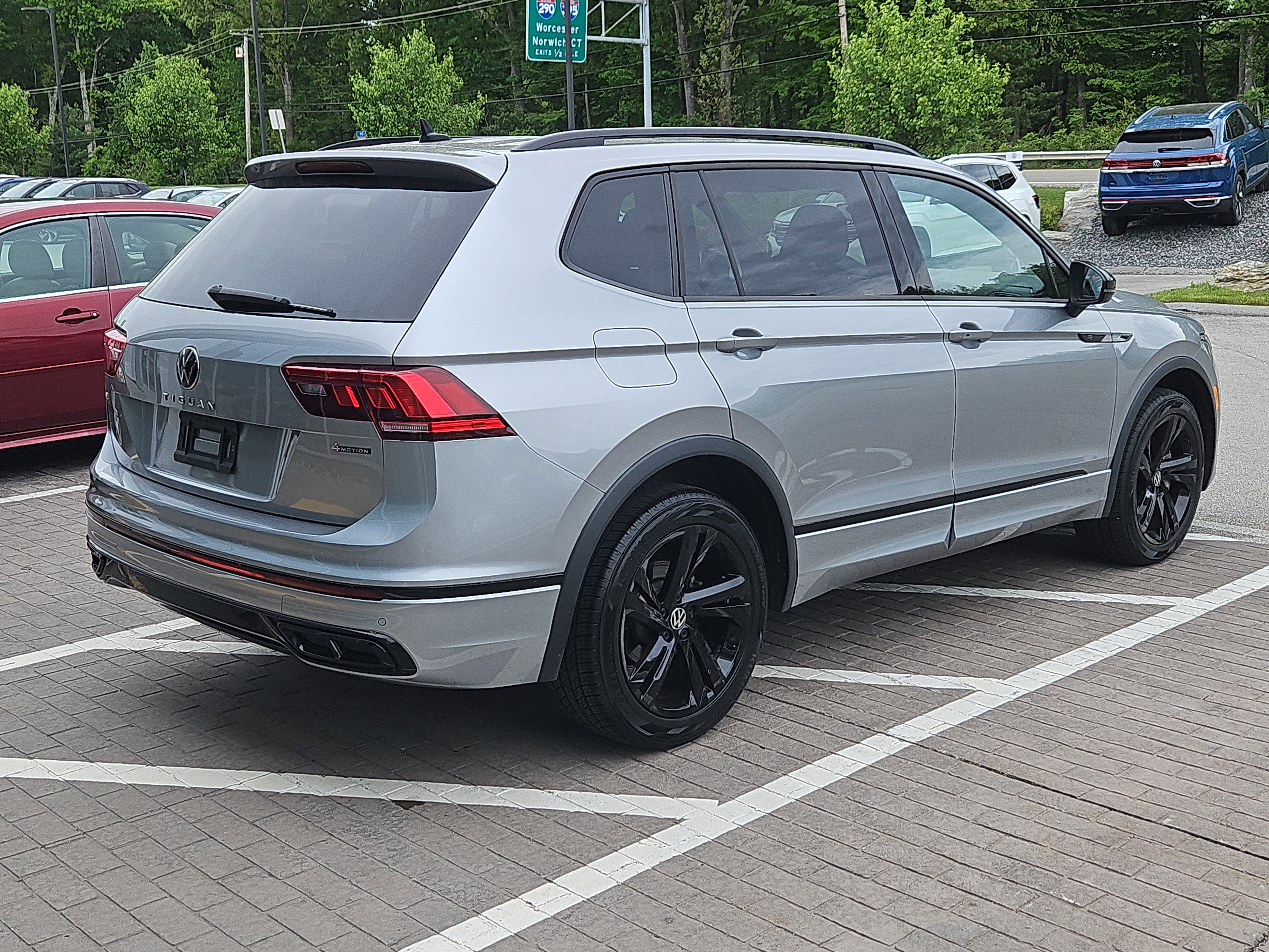 Certified 2023 Volkswagen Tiguan SE R-Line AWD/4WD image 3