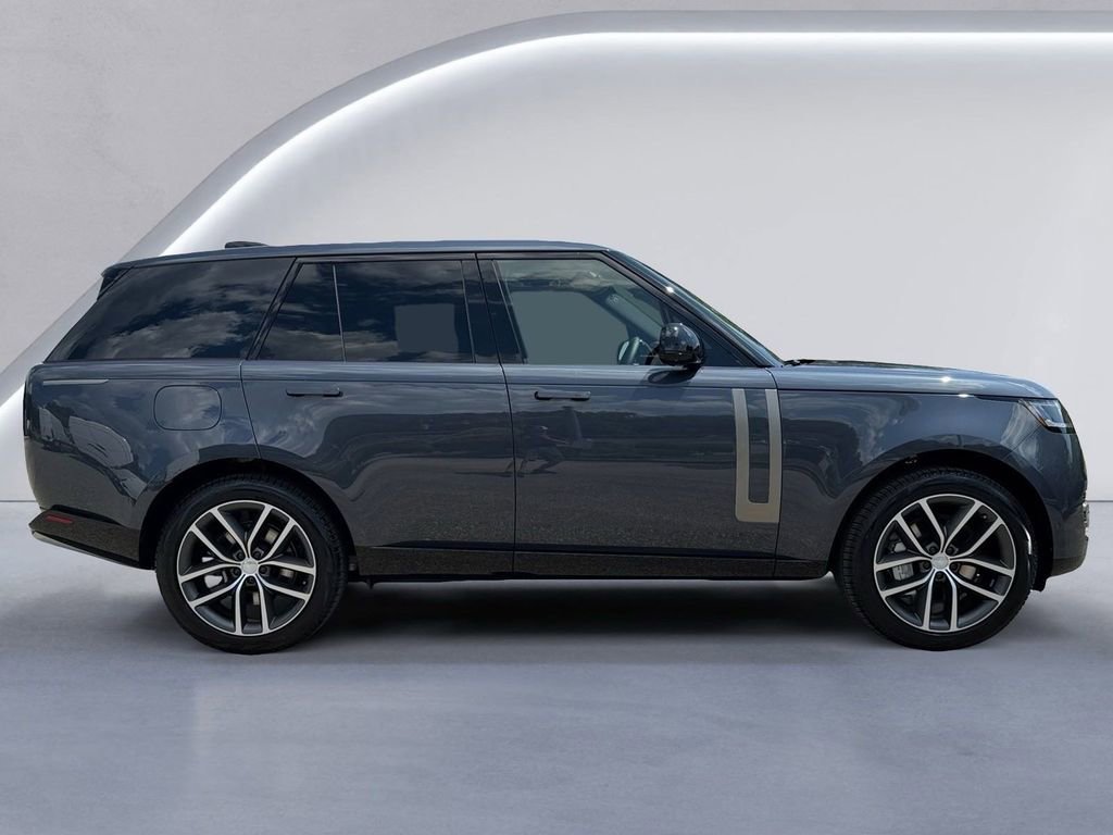 New 2025 Land Rover Range Rover SE image 3