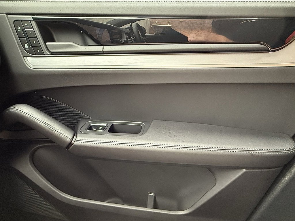 New 2024 Porsche Cayenne Turbo image 20