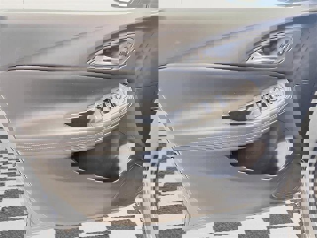 Certified 2025 Buick Encore GX Preferred image 11