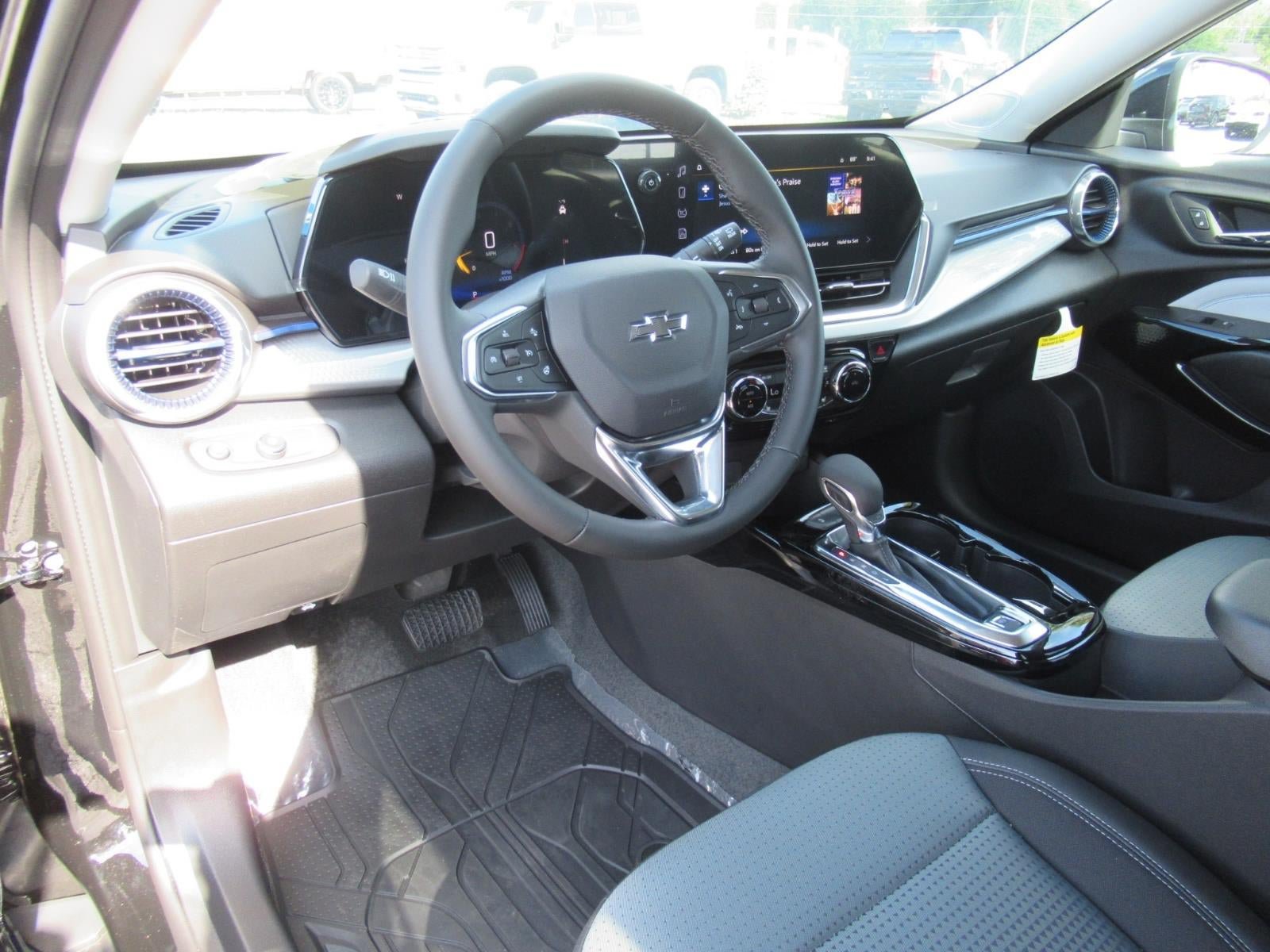 New 2026 Chevrolet Trax LT w/ Driver Confidence Package FWD image 18