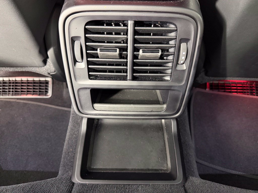 Certified 2025 Porsche Taycan AWD/4WD image 39