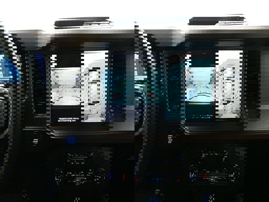 Used 2023 Ford Bronco Outer Banks image 17