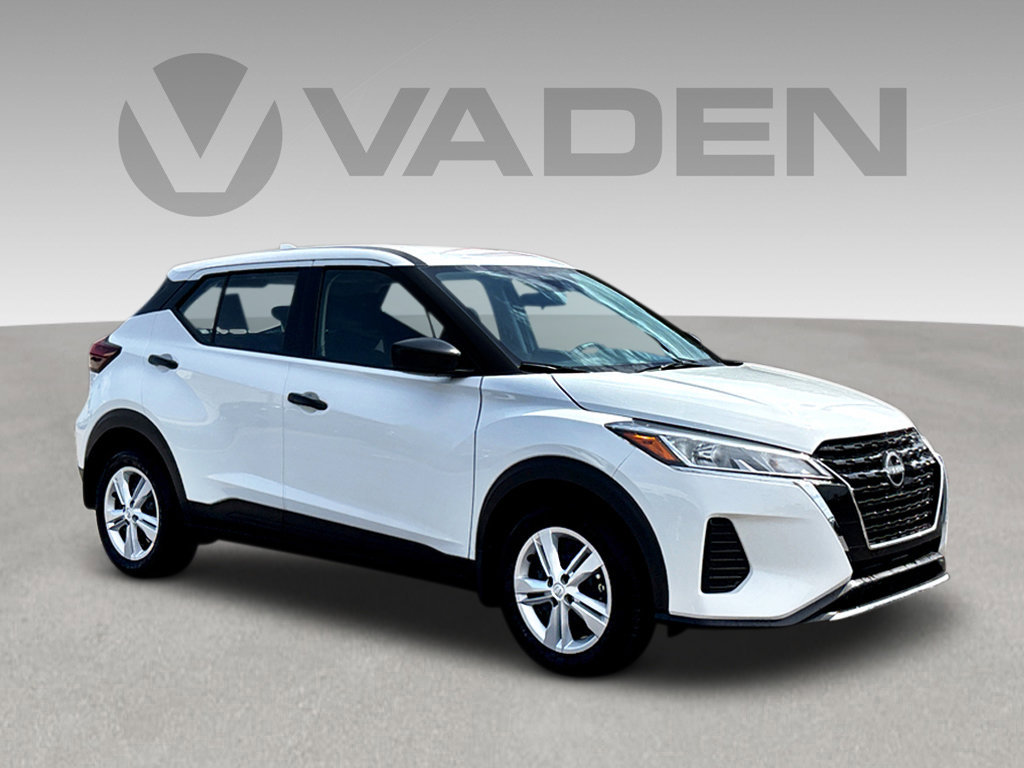 Used 2025 Nissan Kicks Play S image 1