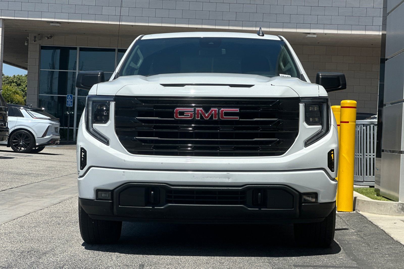 Used 2023 GMC Sierra 1500 Elevation AWD/4WD image 9