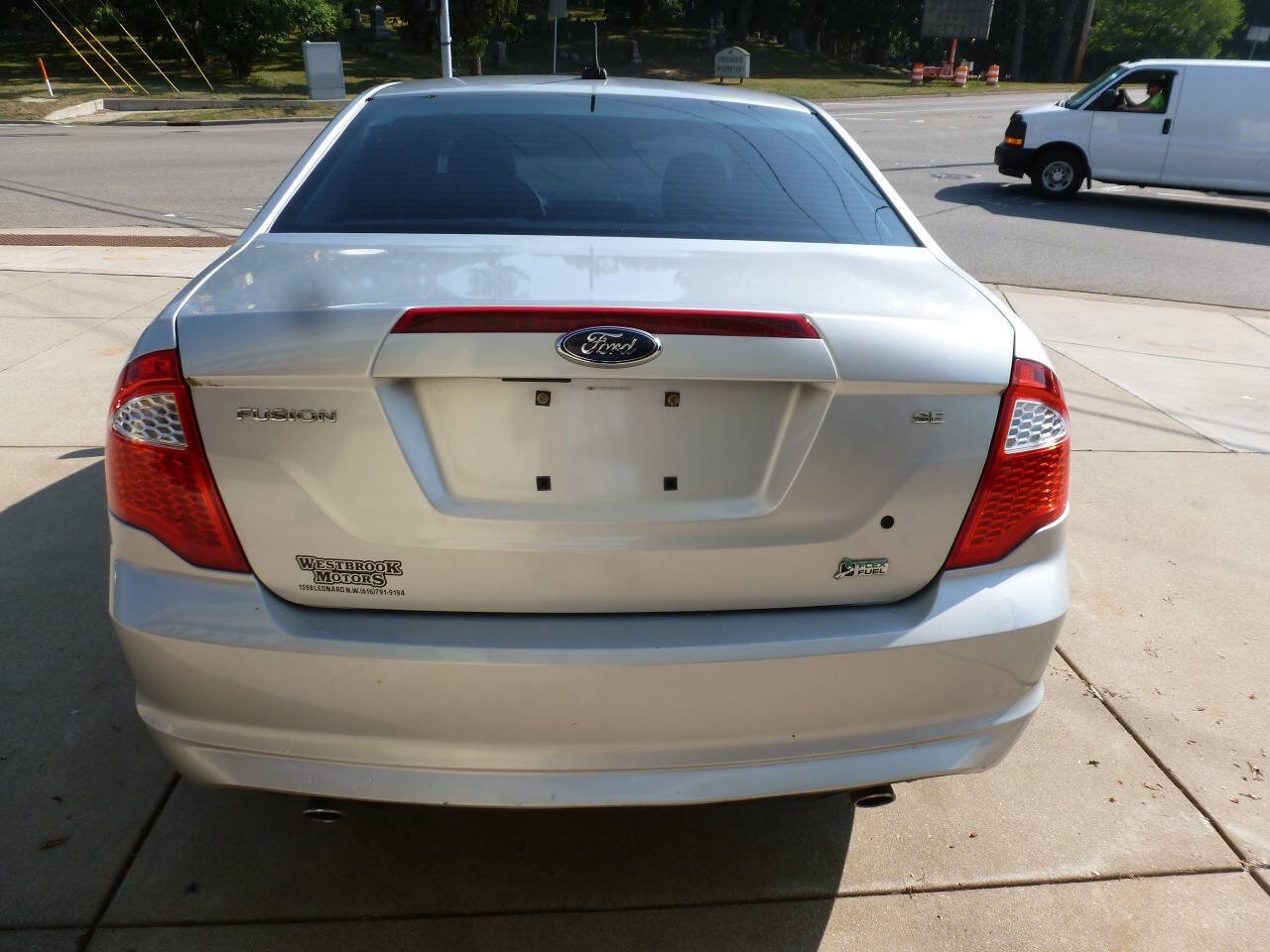 Used 2010 Ford Fusion SE FWD image 8