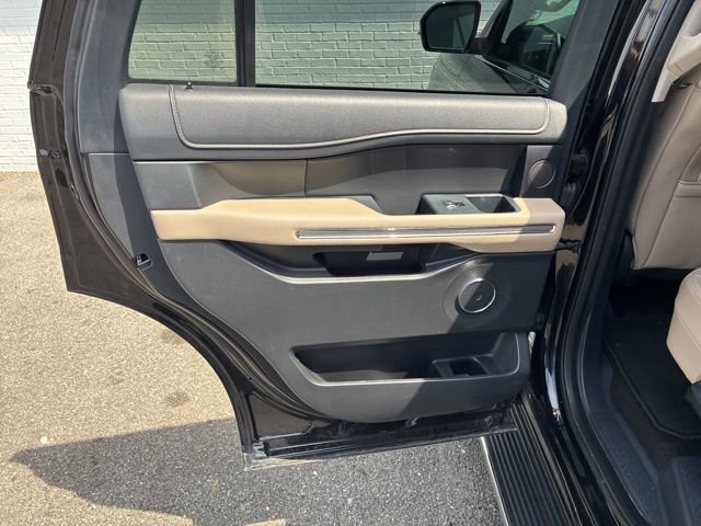 Used 2023 Ford Expedition Limited image 26