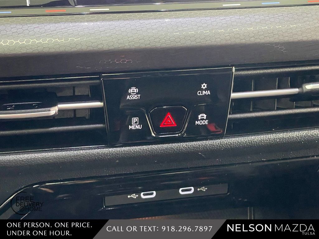 Used 2023 Volkswagen GTI SE image 30