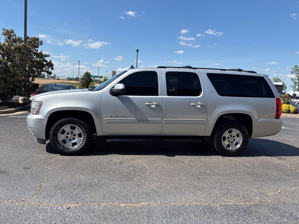Used 2011 Chevrolet Suburban LT RWD image 9