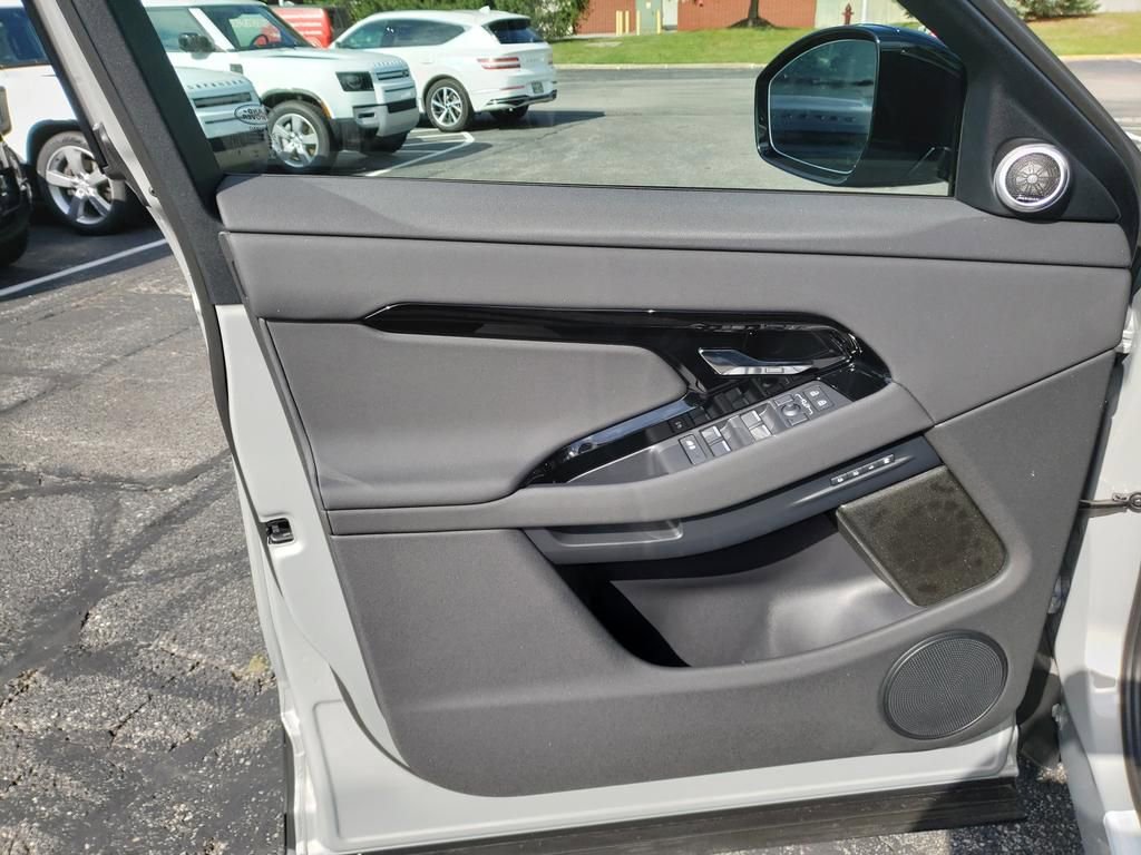 New 2026 Land Rover Range Rover Evoque S image 10