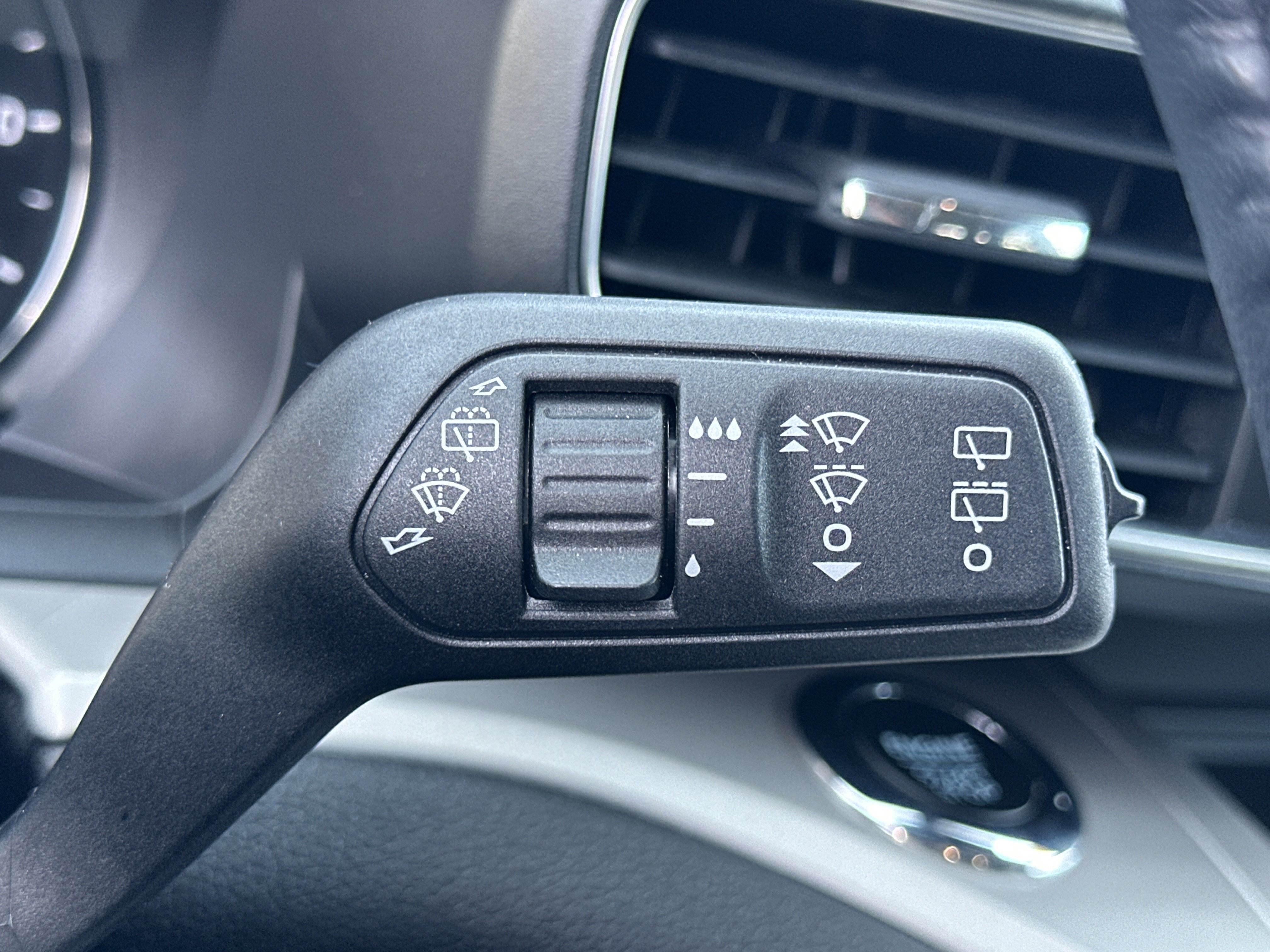 Used 2024 Ford Explorer XLT w/ Equipment Group 202A image 14