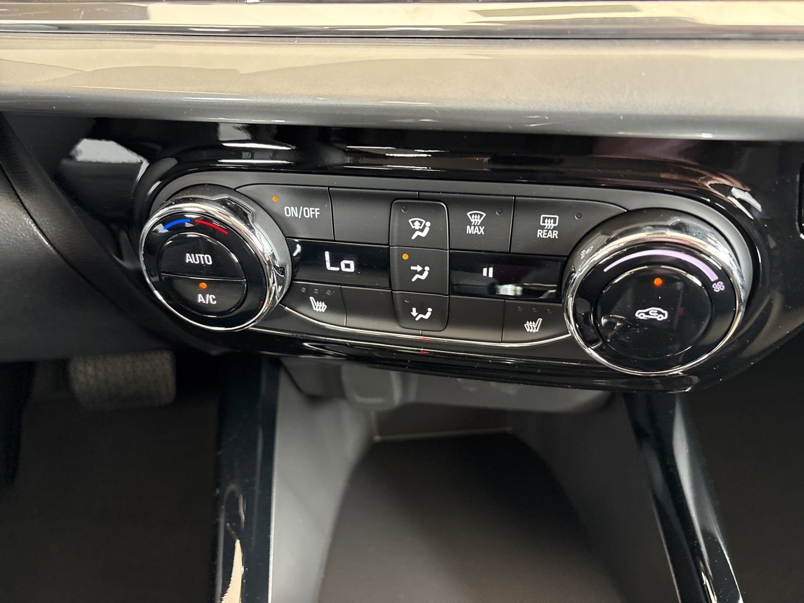 New 2026 Chevrolet Trax LT image 22