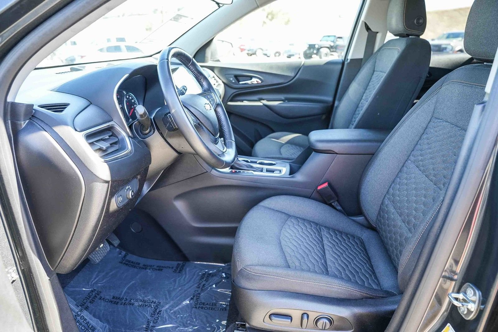 Used 2019 Chevrolet Equinox LT w/ Sun & Navigation Package AWD/4WD image 17