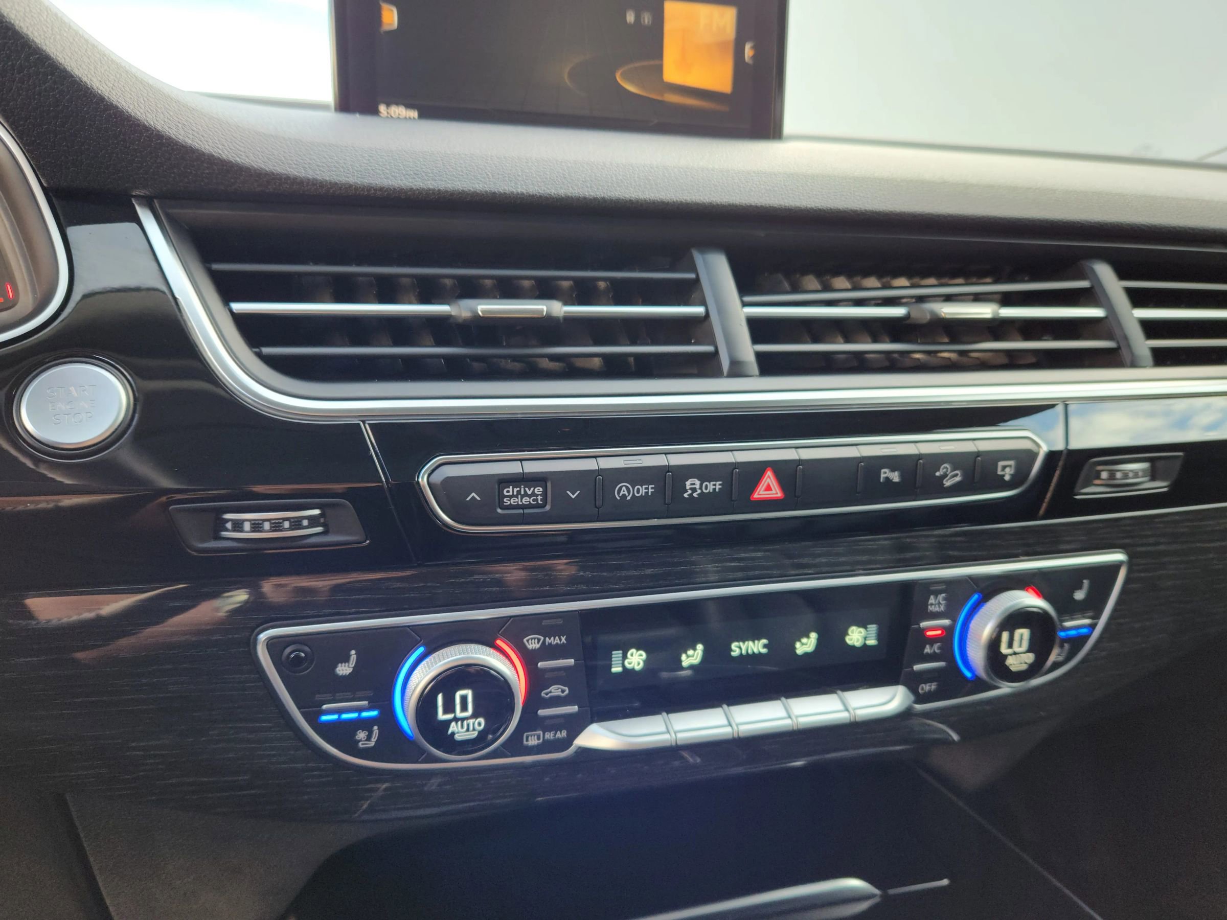 Used 2017 Audi Q7 3.0T Premium Plus image 11