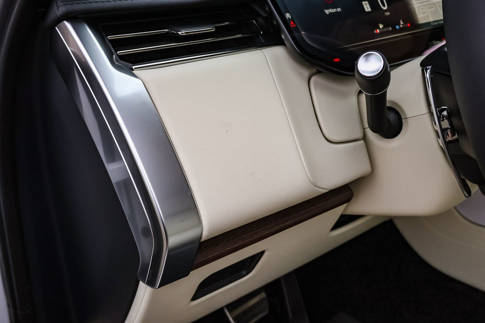 New 2026 Land Rover Range Rover SE image 32