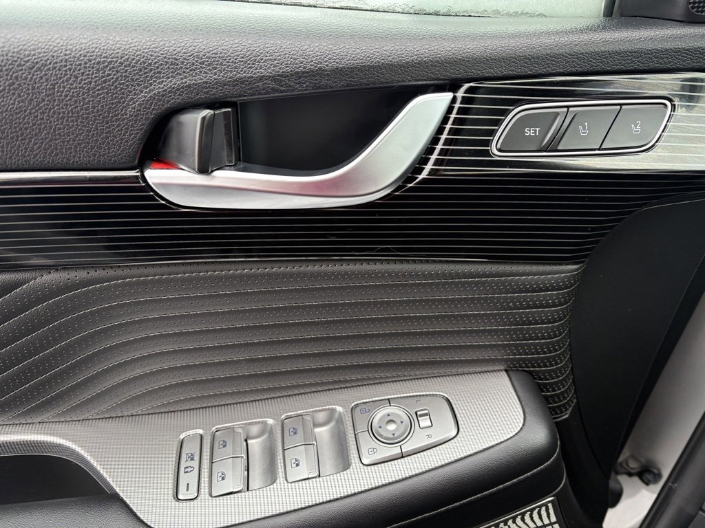 Used 2024 Hyundai Palisade Calligraphy image 28