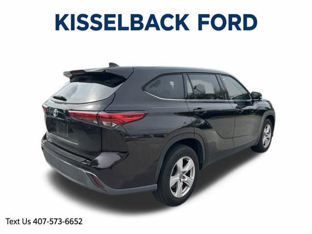 Used 2020 Toyota Highlander L FWD image 3