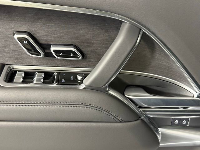 New 2025 Land Rover Range Rover SE image 14