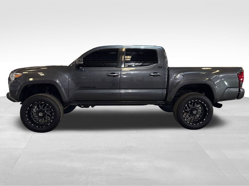 Used 2021 Toyota Tacoma SR5 w/ Technology Package image 2