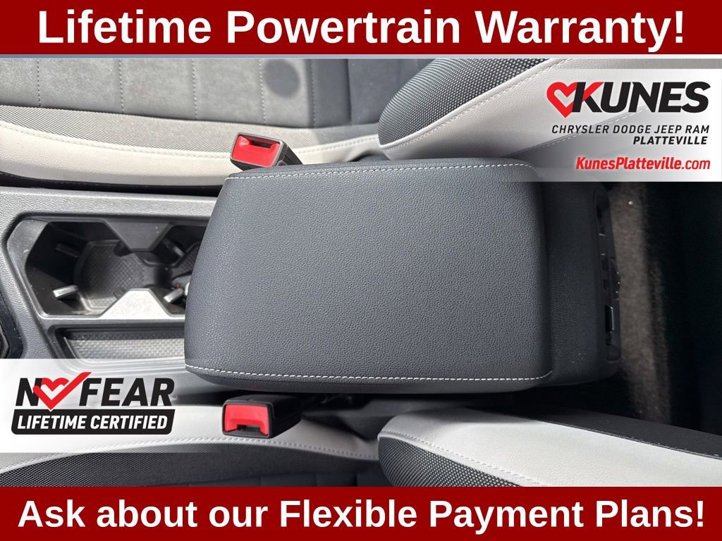 Used 2025 Volkswagen Taos SE image 22