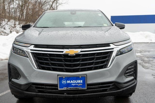 Used 2023 Chevrolet Equinox LS image 3