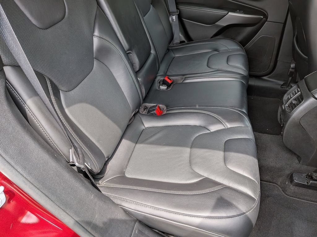 Certified 2019 Jeep Cherokee Limited AWD/4WD image 23