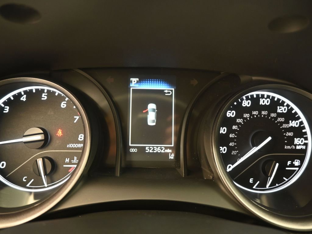 Used 2024 Toyota Camry SE image 11