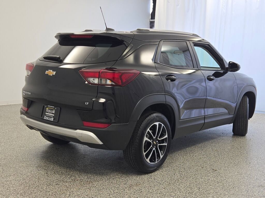 Used 2024 Chevrolet TrailBlazer LT AWD/4WD image 12