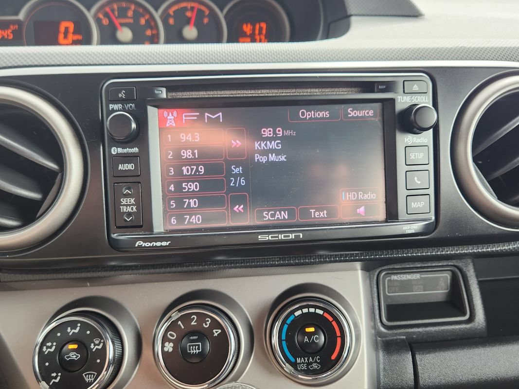 Used 2014 Scion xB FWD image 19