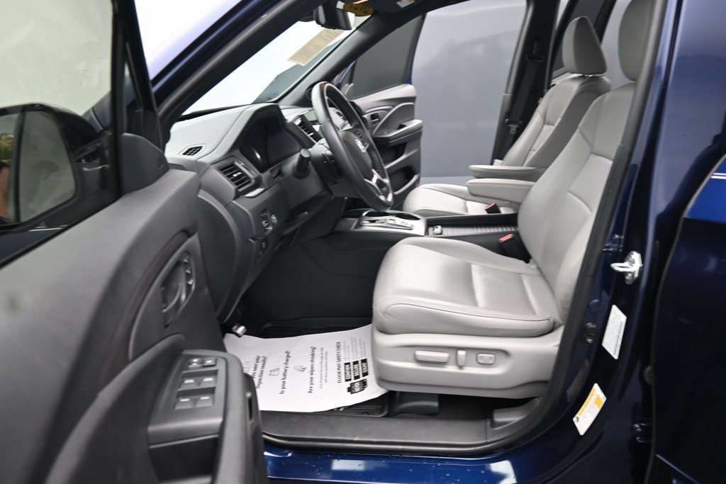 Used 2023 Honda Passport EX-L image 17