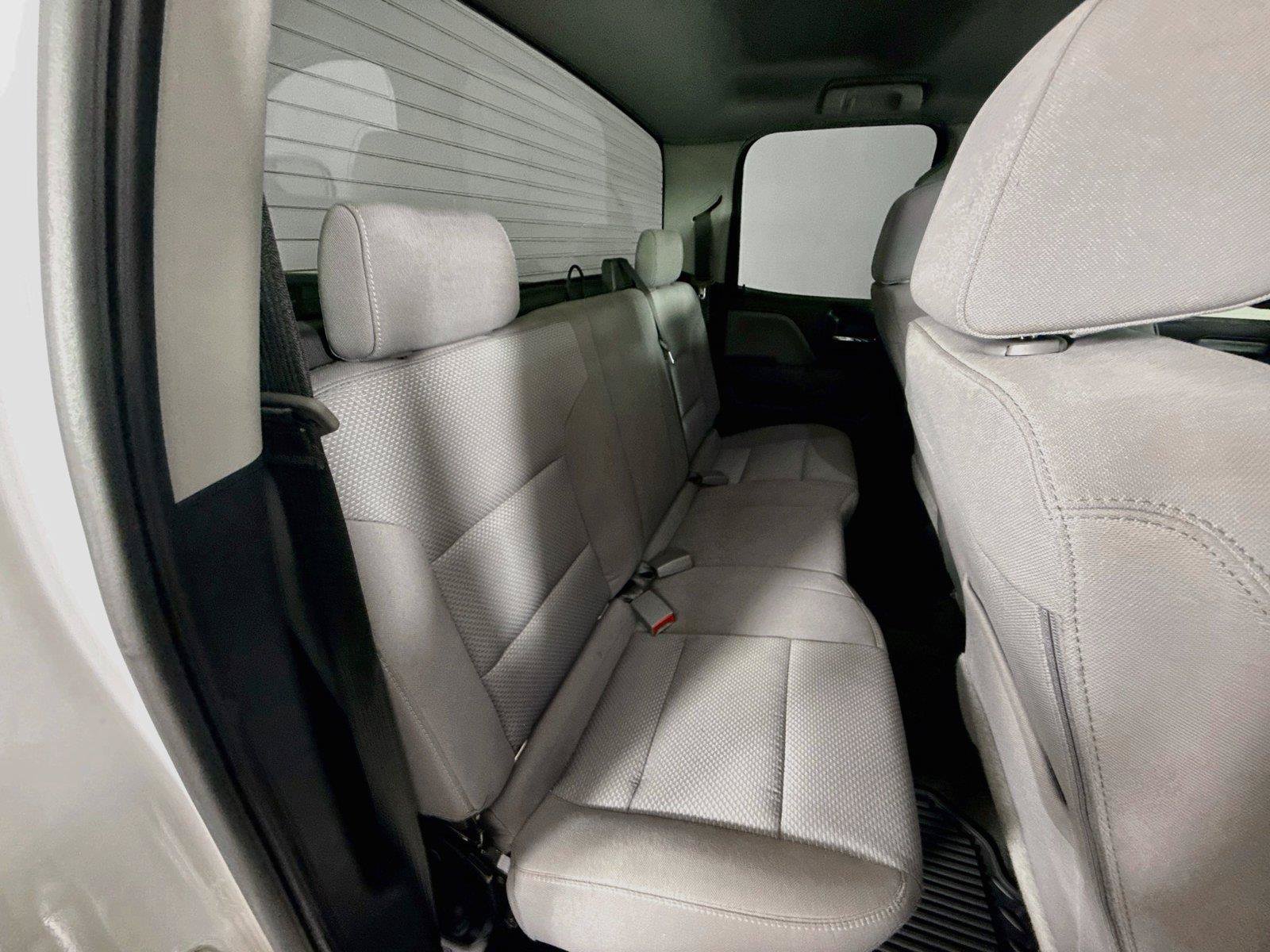 Used 2018 Chevrolet Silverado 1500 Custom w/ Custom Convenience Package RWD image 21
