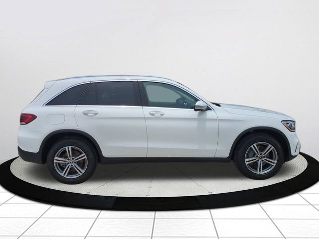Used 2022 Mercedes-Benz GLC 300 image 2