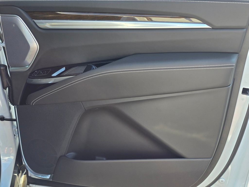 New 2026 Cadillac Escalade ESV Platinum Sport AWD/4WD image 28
