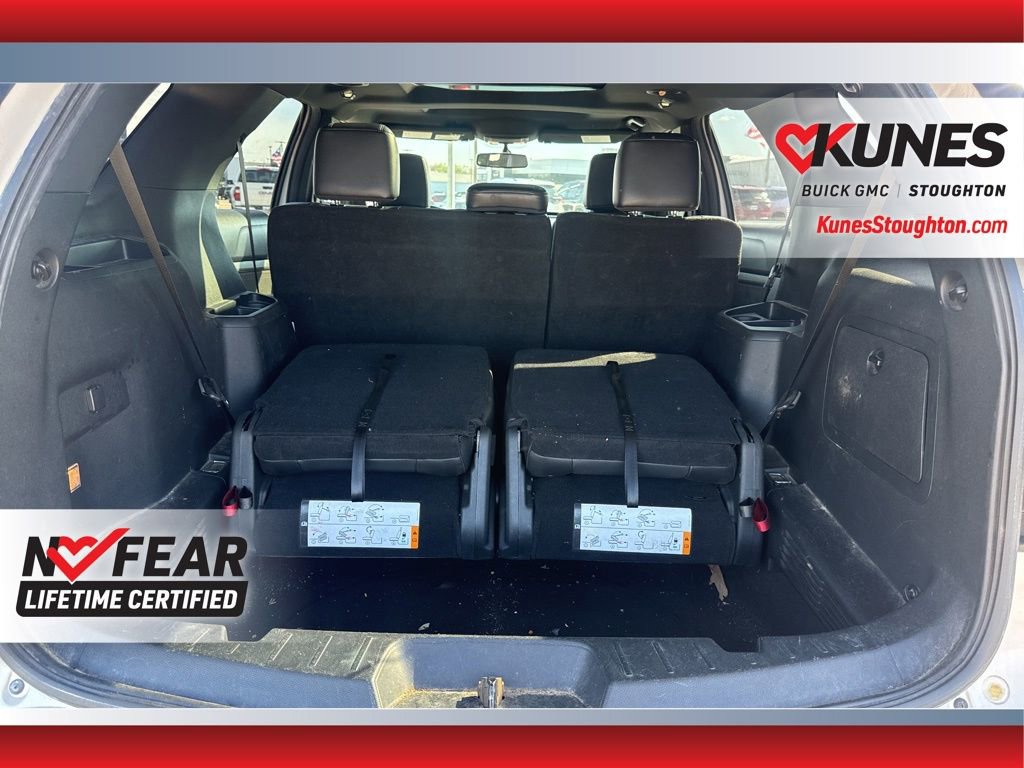 Used 2018 Ford Explorer XLT w/ XLT Appearance Package AWD/4WD image 19