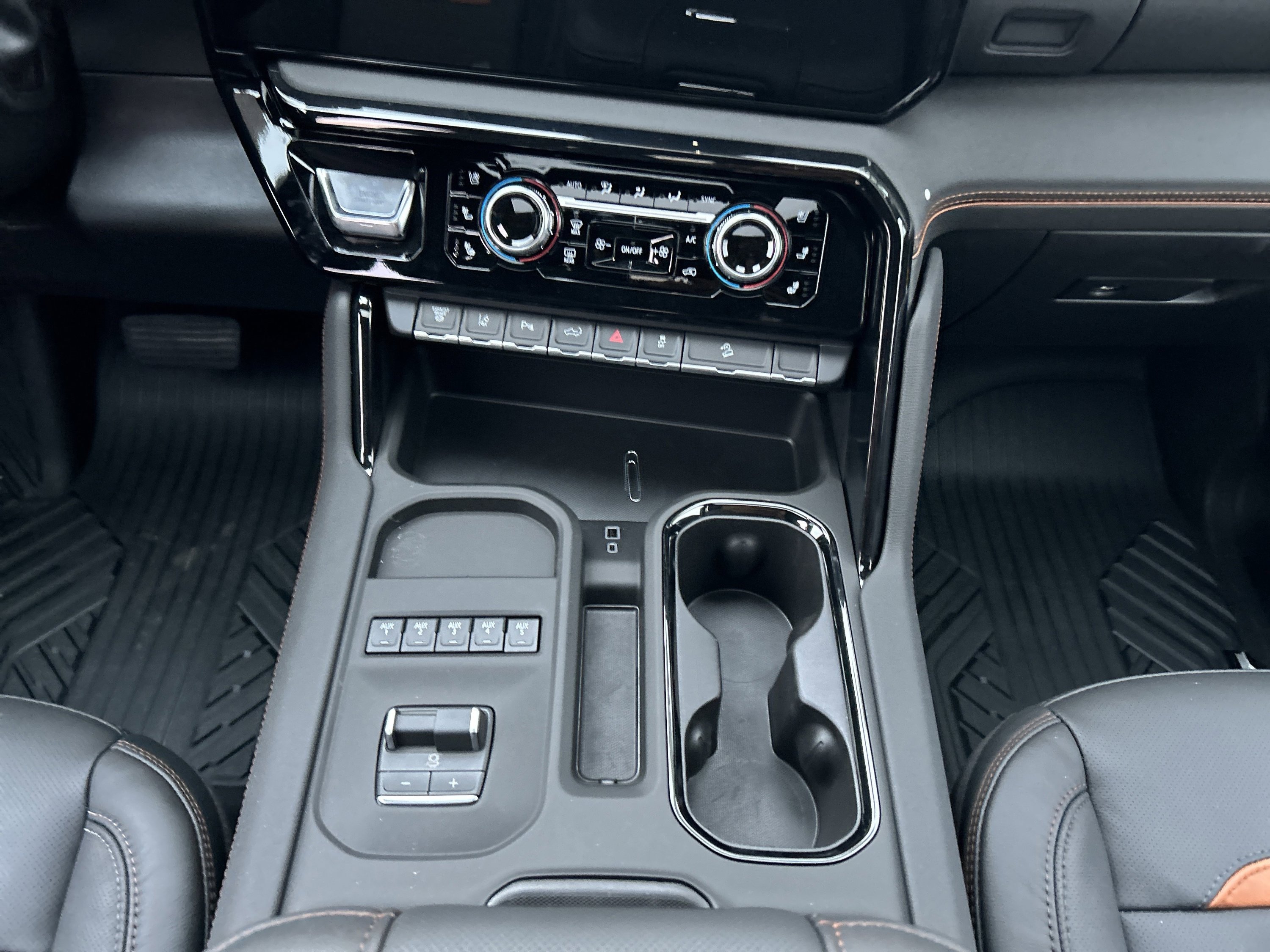 New 2026 GMC Sierra 2500 AT4 w/ AT4 Premium Plus Package image 18