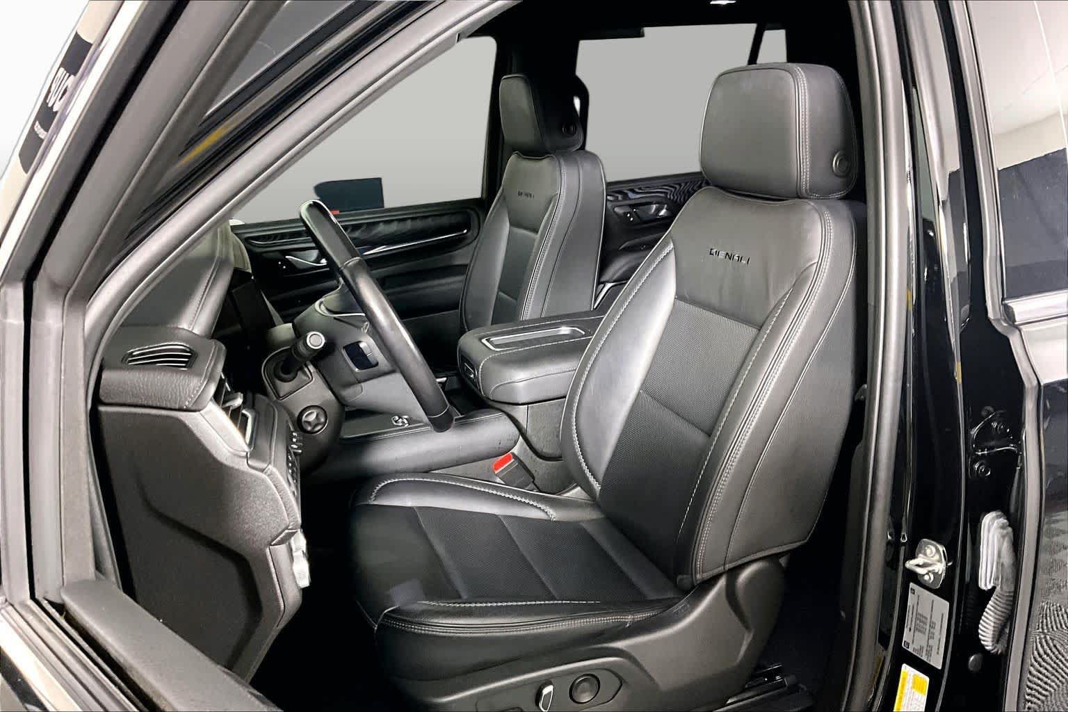 Used 2022 GMC Yukon Denali AWD/4WD image 7