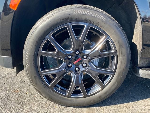 Certified 2023 GMC Yukon SLT w/ SLT Premium Package AWD/4WD image 24