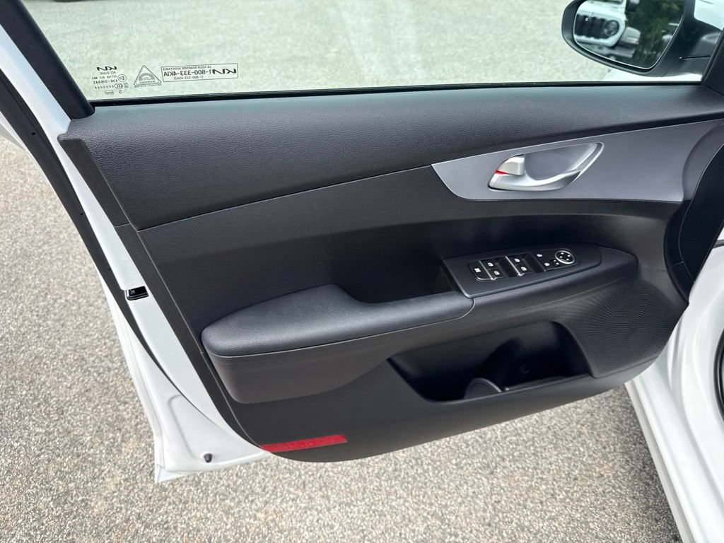 Used 2023 Kia Forte LXS w/ LXS Technology Package FWD image 16