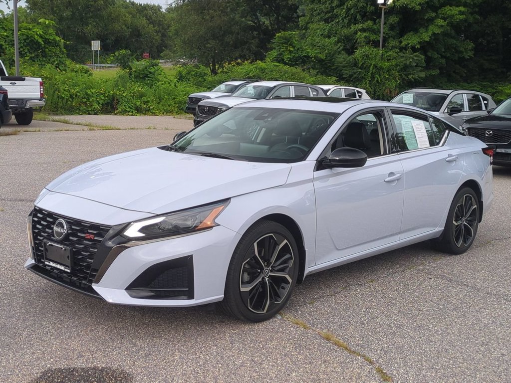 Used 2023 Nissan Altima 2.5 SR w/ SR Premium Package AWD/4WD image 8