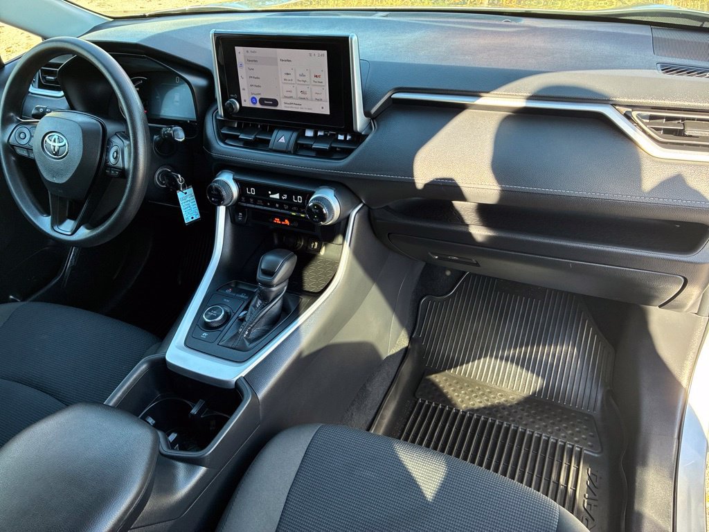 Used 2024 Toyota RAV4 LE AWD/4WD image 53